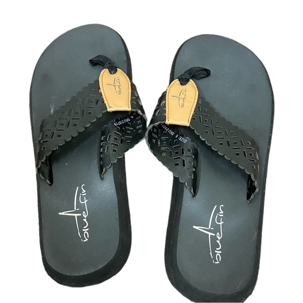 BLUE Fin Size 6 Black Flip Flop -